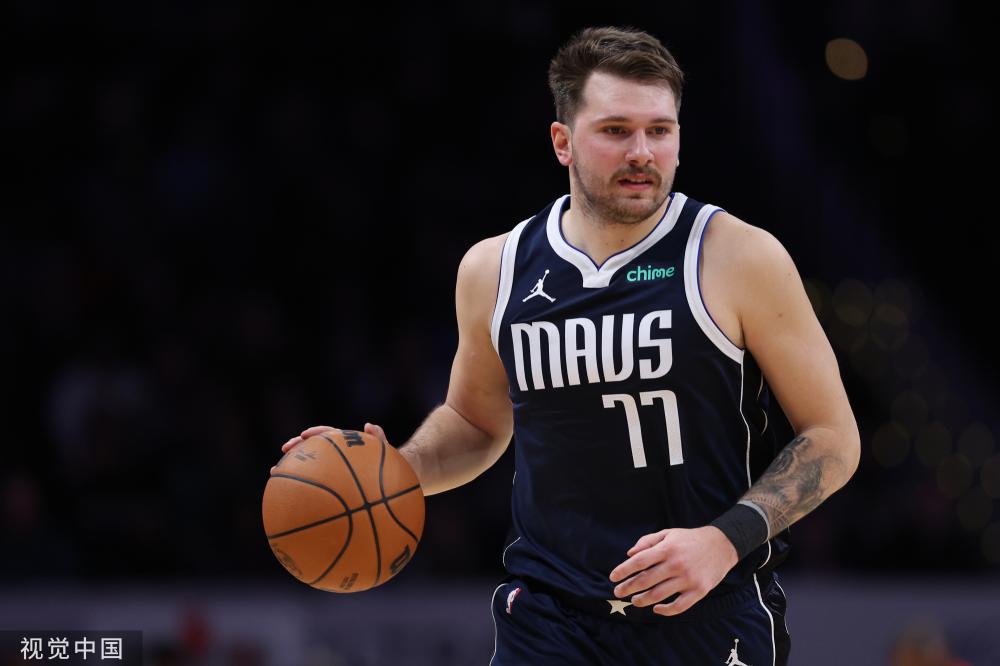 转会市场中 转会市场中